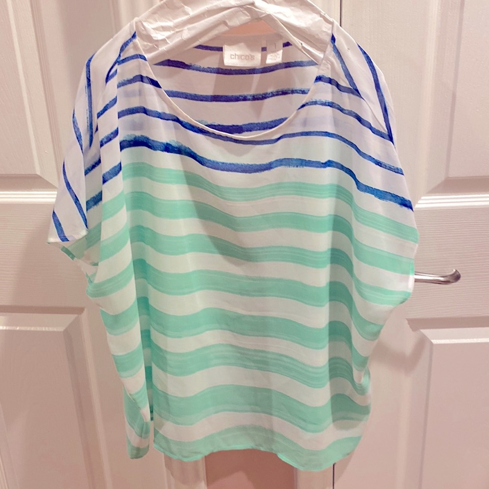 Chico’s tunic top.  Classic/ retro. EUC. Cap sleeves. Oversized for drape look